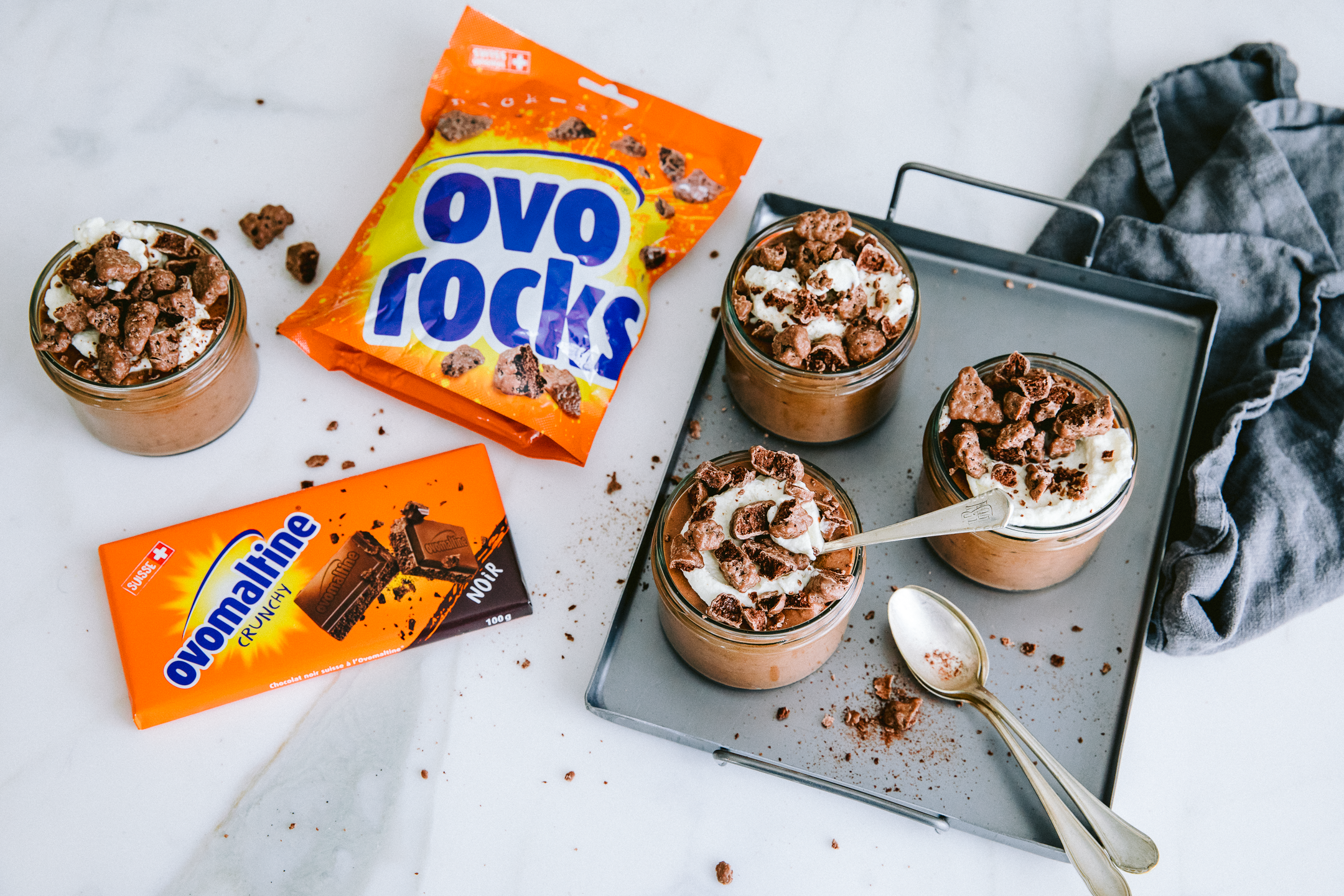 Spuma sifonata di ovomaltina con cialde al miele
