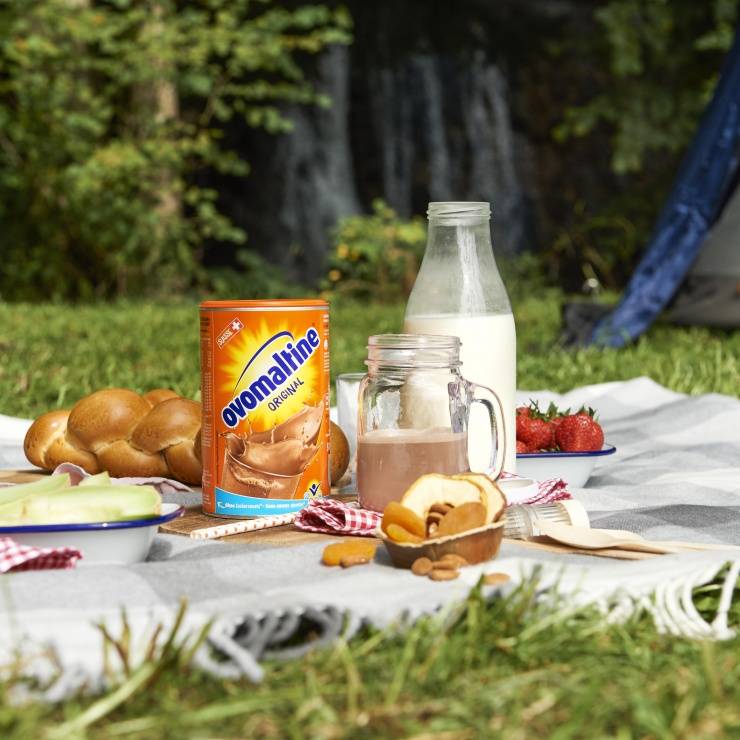 Ovomaltina in polvere per la colazione in campeggio