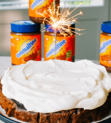 Cake mit Ovomaltine Crunchy Cream